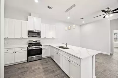 1550 Lombardy Street, Houston, TX 77023 - Photo 8
