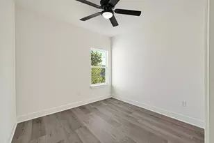 7957 Booker St, Houston, TX 77028 - Photo 6