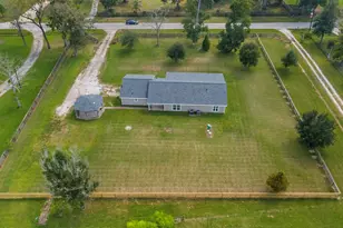 28081 Ivy Oaks Ln, Splendora, TX 77372 - Photo 2