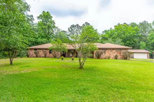 995 Strickland St, Vidor, TX 77662 - Photo 1