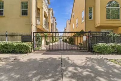 1602 A Colorado Street #A, Houston, TX 77007 - Photo 2