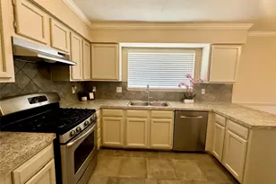 7646 Western Oak Ln, Houston, TX 77040 - Photo 18