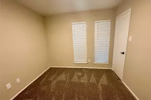 7646 Western Oak Ln, Houston, TX 77040 - Photo 32