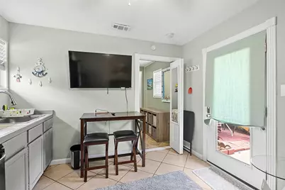 715 31st Street #Rear, Galveston, TX 77550 - Photo 4