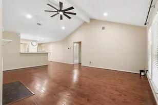 8227 Squires Pl Dr, Houston, TX 77083 - Photo 16