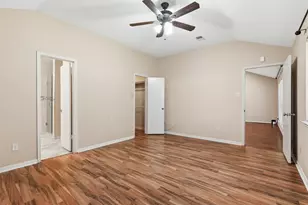 8227 Squires Pl Dr, Houston, TX 77083 - Photo 20