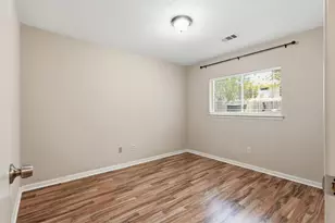 8227 Squires Pl Dr, Houston, TX 77083 - Photo 28