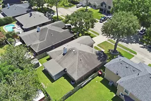 8227 Squires Pl Dr, Houston, TX 77083 - Photo 34