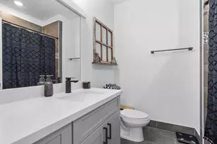 412 Neyland St, Houston, TX 77022 - Photo 38