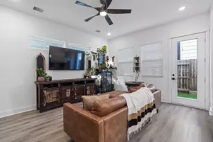 412 Neyland St, Houston, TX 77022 - Photo 10
