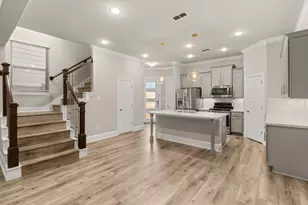 1002 Shepherd Oaks Dr, Houston, TX 77018 - Photo 18