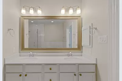 1002 Shepherd Oaks Drive, Houston, TX 77018 - Photo 34