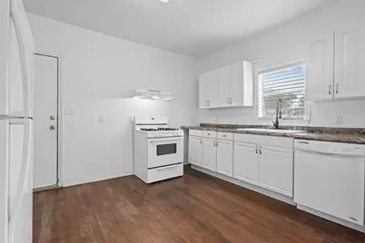 815 N 14th Street, Nederland, TX 77627 - Photo 10