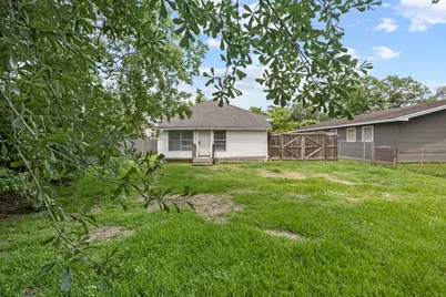 815 N 14th Street, Nederland, TX 77627 - Photo 22