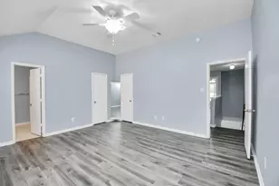 10403 Shadow Oaks Dr, Houston, TX 77043 - Photo 16