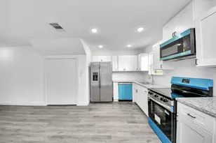 2310 Wavell St, Houston, TX 77088 - Photo 8