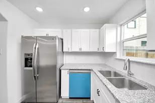 2310 Wavell St, Houston, TX 77088 - Photo 10