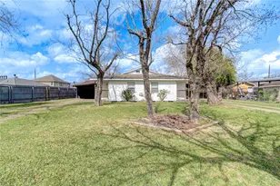 6109 Hertford St, Houston, TX 77048 - Photo 1