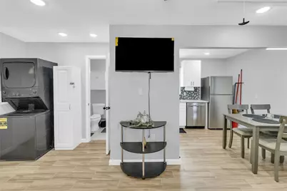 5815 Schevers Street #A-B, Houston, TX 77033 - Photo 32