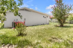 5815 Schevers St, Houston, TX 77033 - Photo 12