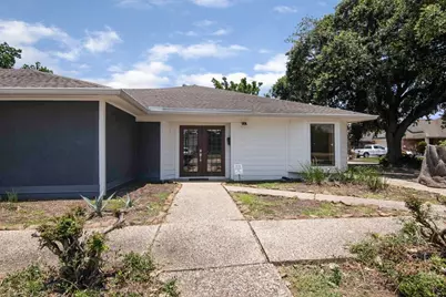 825 Fairmont Parkway, Pasadena, TX 77504 - Photo 2
