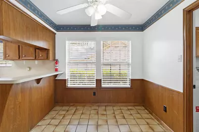 2108 Greentree Drive, Huntsville, TX 77340 - Photo 14