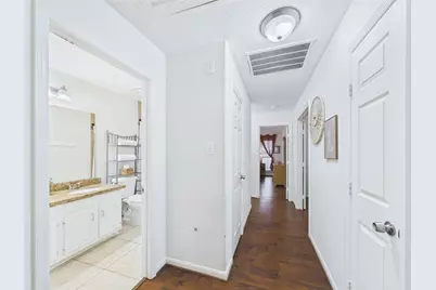 2815 Village Dale Avenue, Houston, TX 77059 - Photo 18