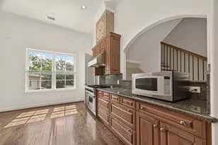 2907 Argonne St, Houston, TX 77098 - Photo 10