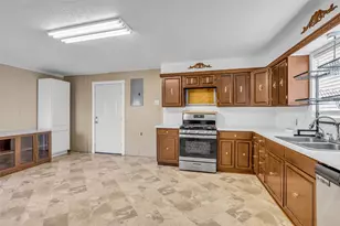 15301 Arrowhead Loop W, Willis, TX 77378 - Photo 10