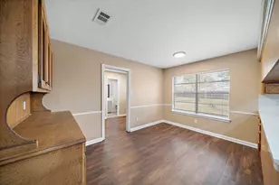 1104 Hillcrest Dr, Conroe, TX 77301 - Photo 8