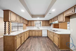 1104 Hillcrest Dr, Conroe, TX 77301 - Photo 6