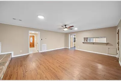 1104 Hillcrest Drive, Conroe, TX 77301 - Photo 4