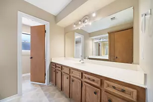 1104 Hillcrest Dr, Conroe, TX 77301 - Photo 10