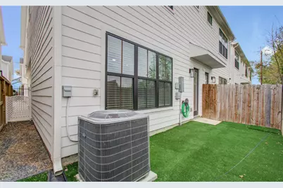 6420 Highland Pine Lane, Houston, TX 77091 - Photo 32