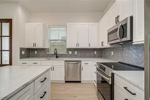 6420 Highland Pine Ln, Houston, TX 77091 - Photo 14