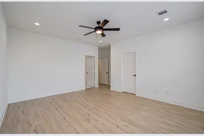 6420 Highland Pine Lane, Houston, TX 77091 - Photo 18