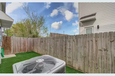 6420 Highland Pine Lane, Houston, TX 77091 - Photo 34