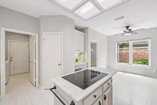 6807 Tournament Dr, Houston, TX 77069 - Photo 14
