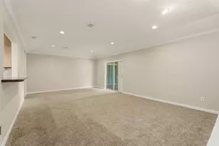 810 Sunnybrook Ln, Baytown, TX 77521 - Photo 10
