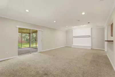 810 Sunnybrook Lane, Baytown, TX 77552 - Photo 14
