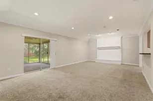 810 Sunnybrook Ln, Baytown, TX 77521 - Photo 14