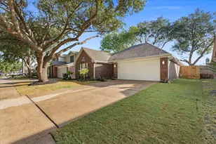 12626 Duchess Ln, Houston, TX 77070 - Photo 2