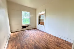 401 E Ward St, Refugio, TX 78377 - Photo 10