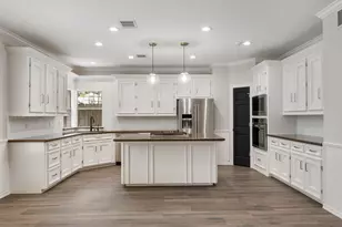 23 Shearwater Pl, The Woodlands, TX 77381 - Photo 10