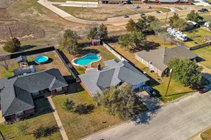 831 Whispering Oaks Dr, Giddings, TX 78942 - Photo 26