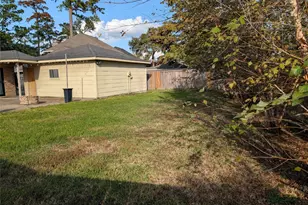 7810 12 Fairway Ln, Humble, TX 77346 - Photo 18