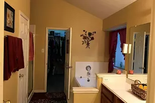 1706 Riane Ln, Houston, TX 77049 - Photo 4
