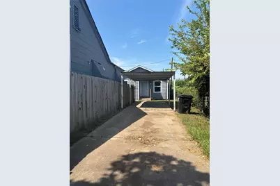115 N Carolina Street #B, Houston, TX 77029 - Photo 2