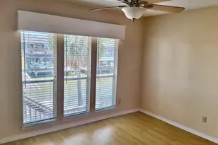 19 N White Heron Dr, La Marque, TX 77568 - Photo 12