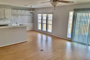 19 N White Heron Dr, La Marque, TX 77568 - Photo 4